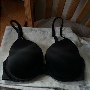 Victoria’s Secret body by Victoria perfect shape bra